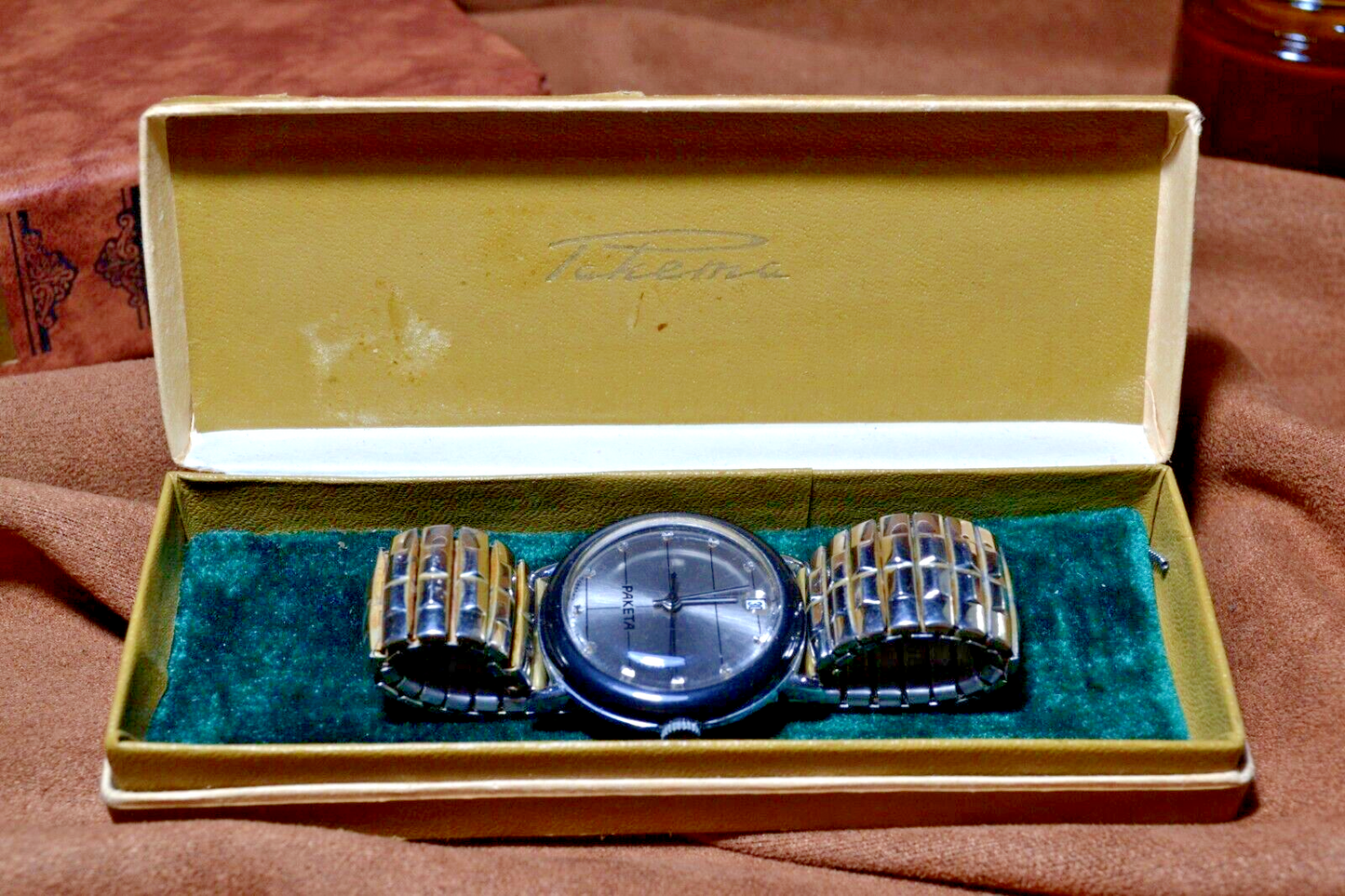 Soviet Wristwatch Raketa 16 Jewels Vintage Mechanical Men Watch Silver Dial USSR