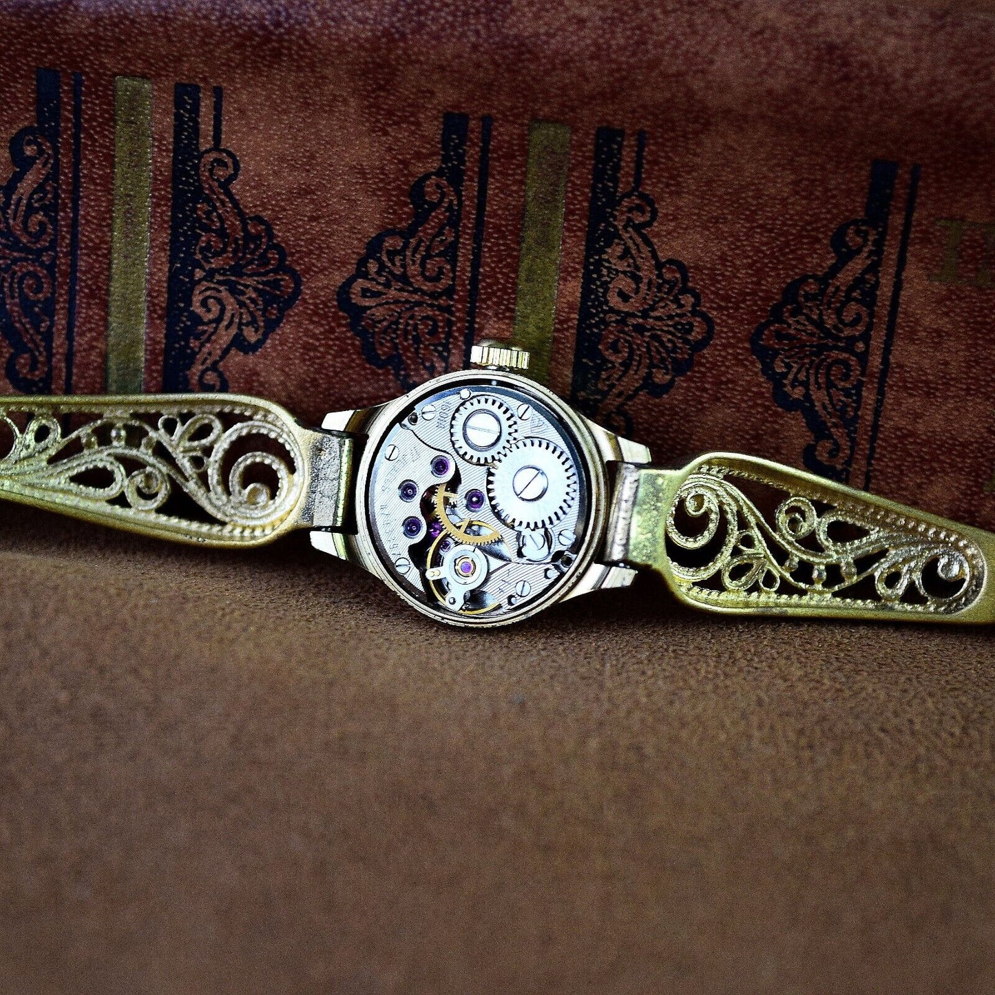 Soviet Wristwatch Womens CHAIKA Vintage Ladies Mechanical Watch Chaika Gold Dial