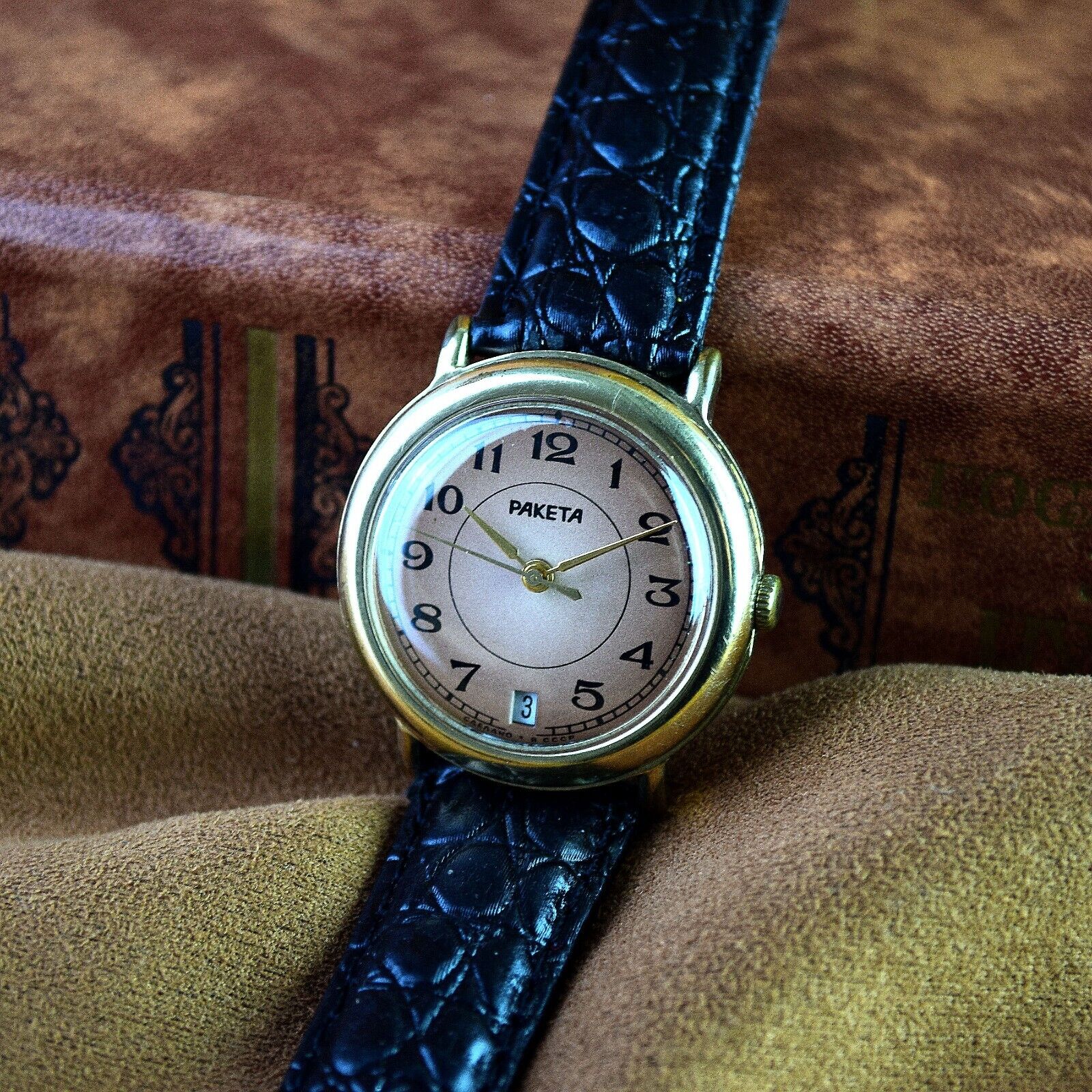Vintage Watch Raketa Classic Mens Watch Mechanical 2614H Watch USSR