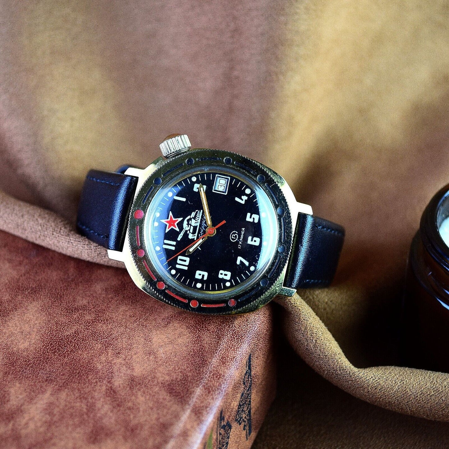Soviet Wristwatch Vostok Komandirskie TANK Mechanical Military Watch Equipment