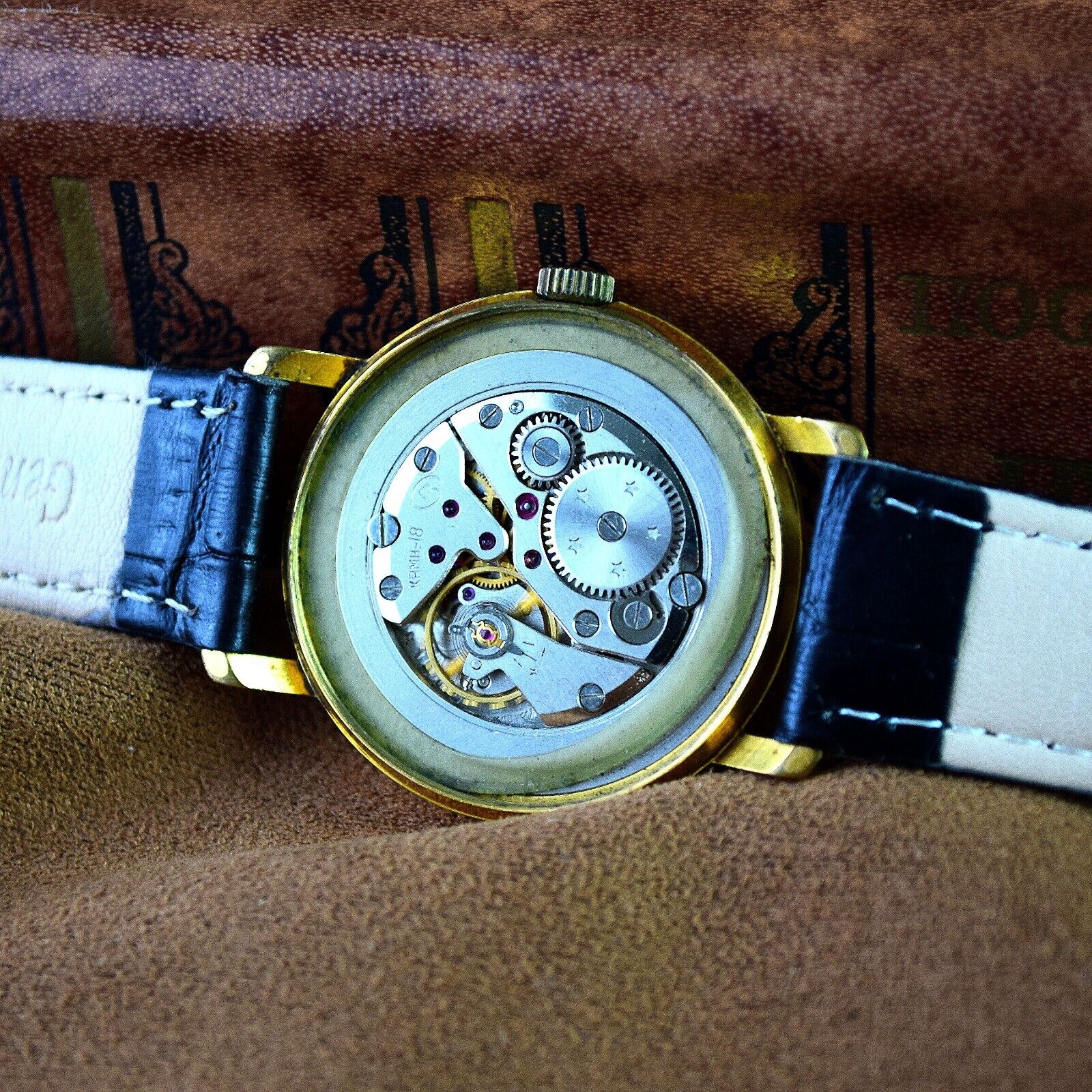 Soviet Vintage Wristwatch VOSTOK Mens Mechanical Vintage Watch Gray Dial