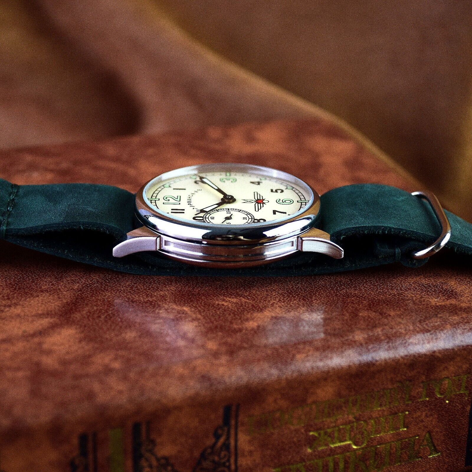 VINTAGE WRISTWATCH STURMANSKIE Marriage Soviet MILITARY STYLE USSR Leather Band