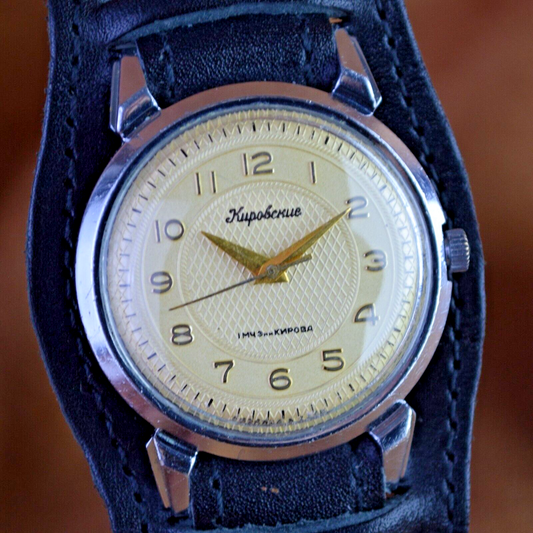 Soviet Wristwatch Kirovskie Rodina Poljot Watch Mechanical Watch 16 Jewels 1MChZ