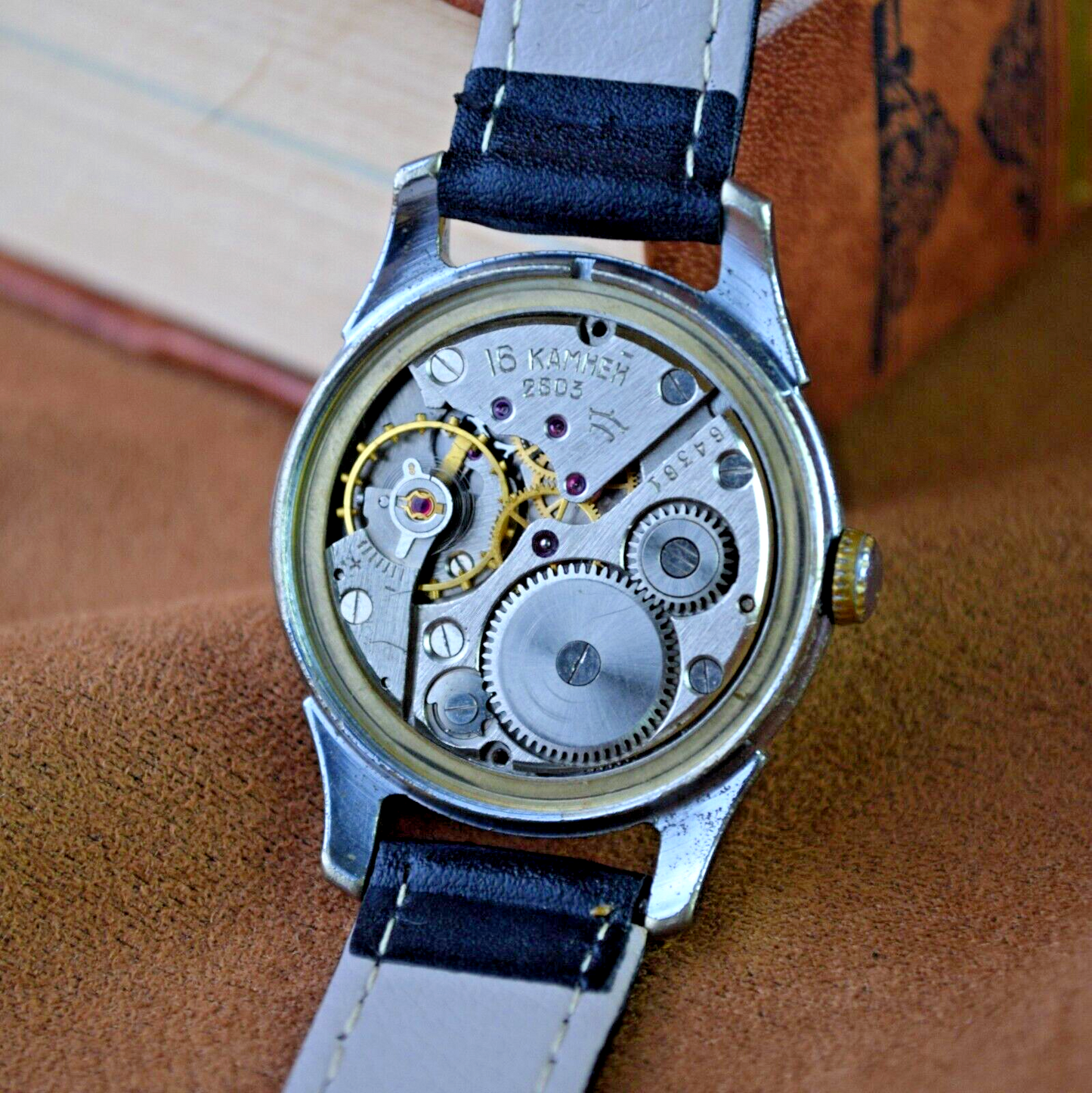Soviet Watch RAKETA SVET Petrodvorec factory Nice Guilloche Dial Vintage Watch