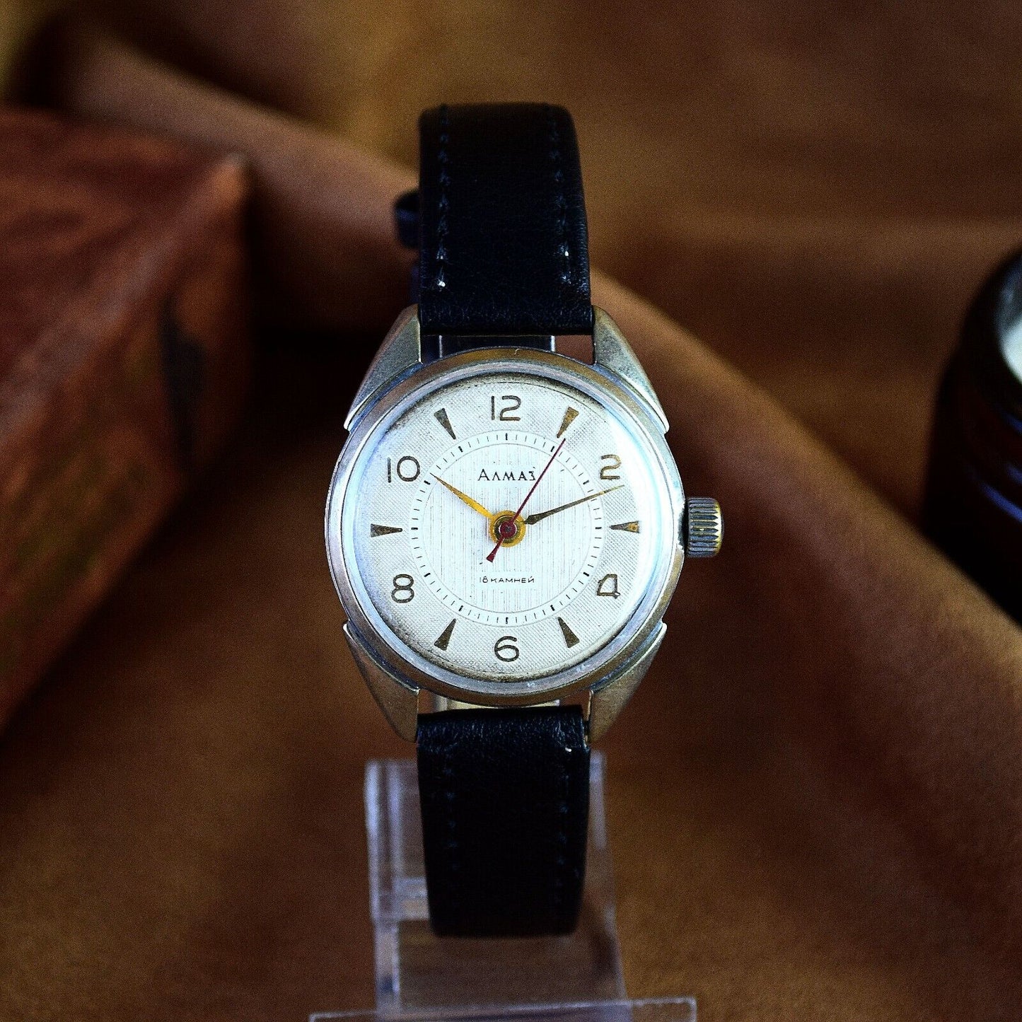 Soviet Watch VOSTOK ALMAZ Mens Mechanical Vintage Watch Beige Dial 18 Jewels
