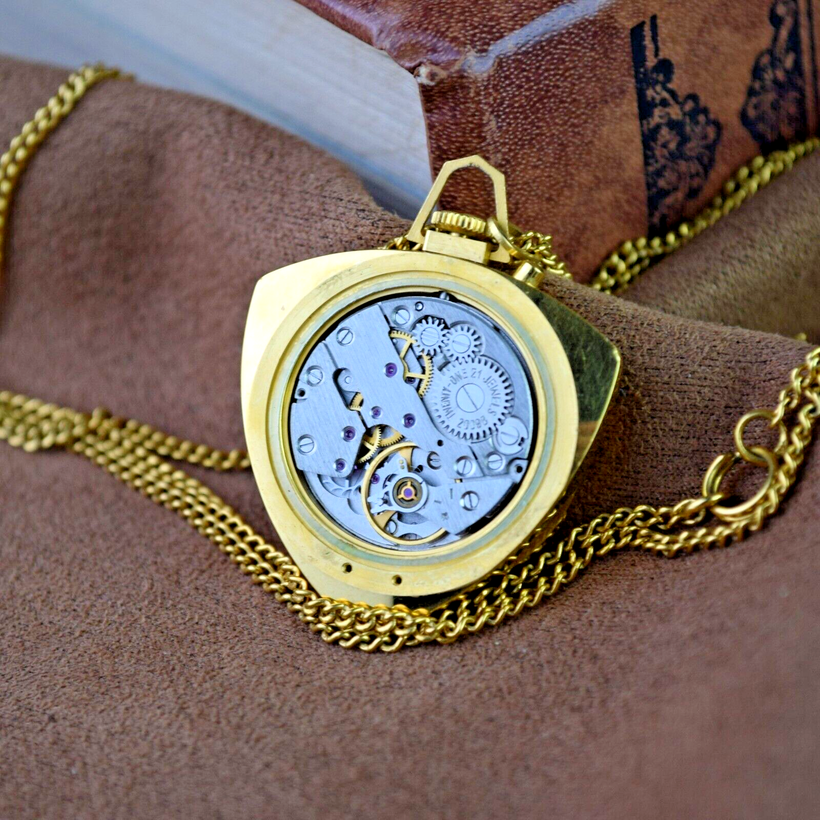 Soviet Pendant Watch ZARIA Beautiful Womens Watch AU 21 jewels 2009B Made USSR