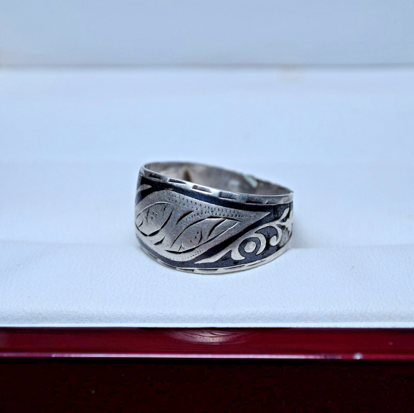 Soviet Silver Ring Woman's Niello Kubachi Size 8.5 Weight 2.01g USSR 875 Vintage