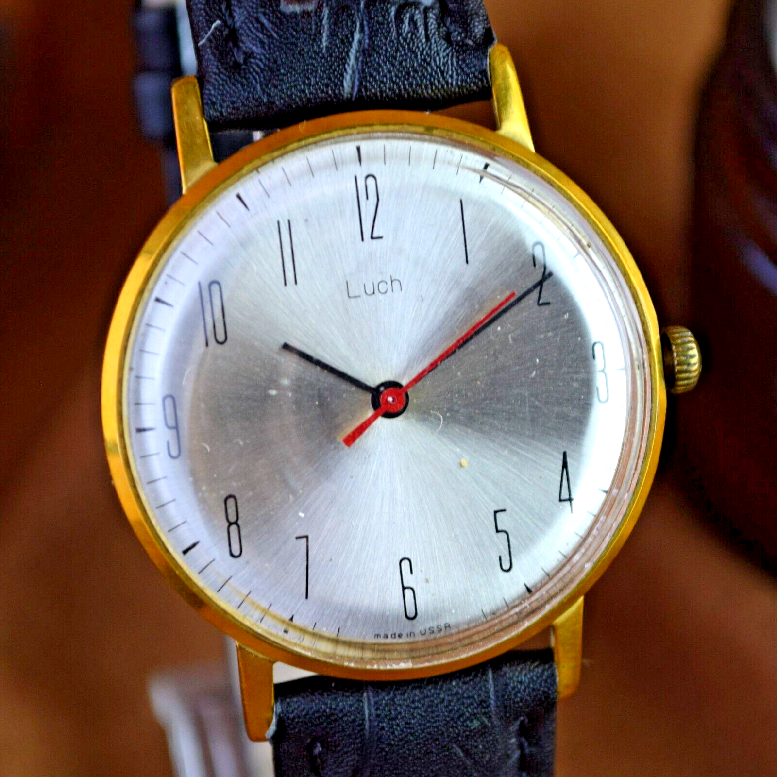 Soviet Vintage Watch Luch 2209 Vintage Slim Soviet Mens Wristwatch 23 Jewels