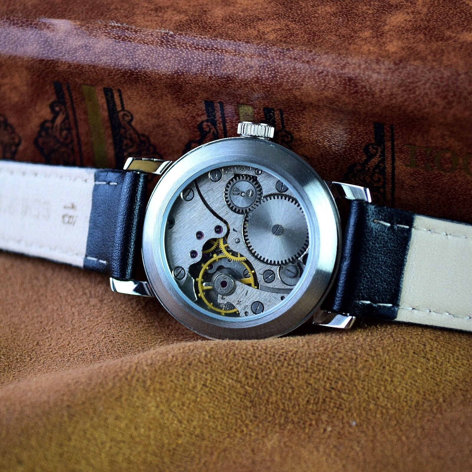 Pobeda Soviet Wristwatch Buran Men's Mechanical MILITARY Vintage Watch USSR