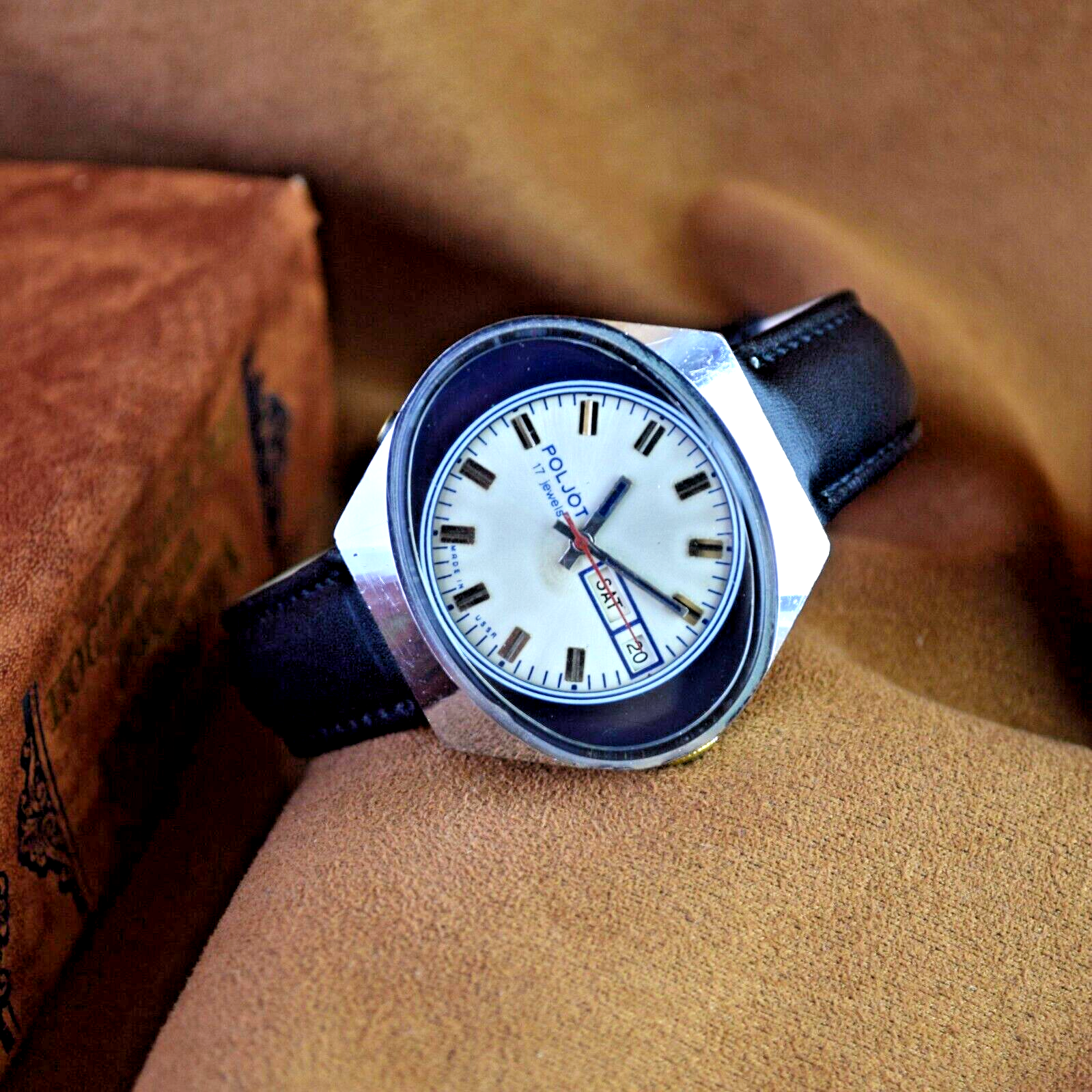 Vintage Soviet Watch POLJOT Stadium Fish Eye Calendar Mechanical USSR Mens Watch - Vintagecoua