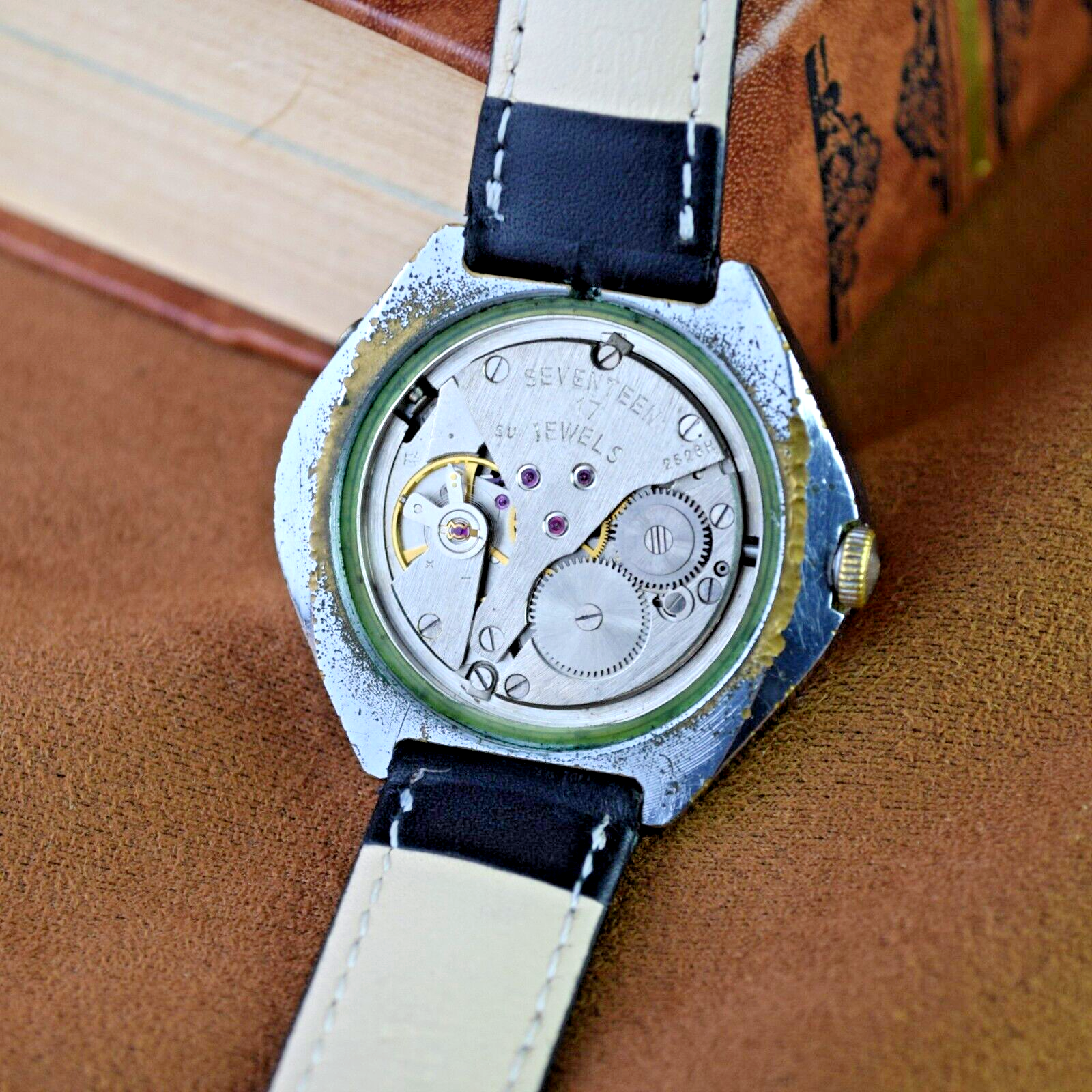 Vintage Soviet Watch POLJOT Stadium Fish Eye Calendar Mechanical USSR Mens Watch - Vintagecoua