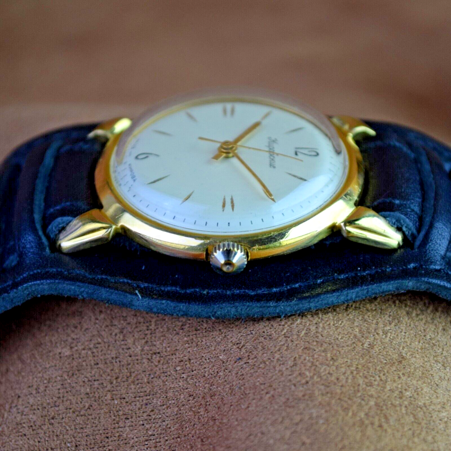Soviet Wristwatch Kirovskie Rodina Poljot Watch Mechanical Watch 16 Jewels 1MChZ - Vintagecoua